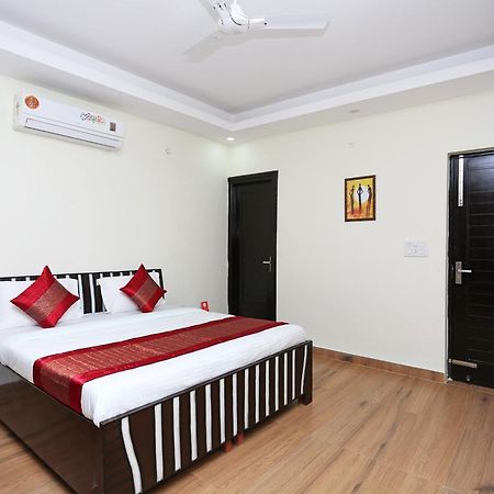 Hotel O Maira Homes Faridabad Buitenkant foto
